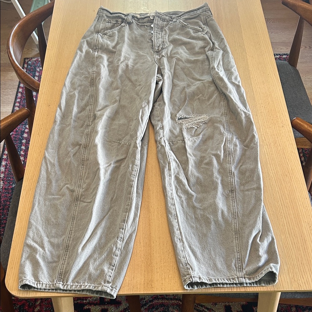 Universal Thread Barrel Jeans